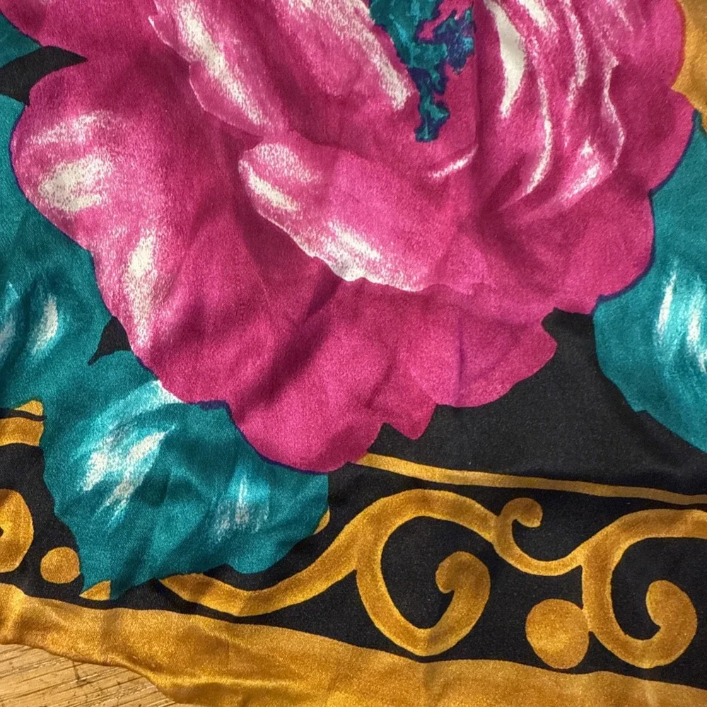 LIZ CLAIBORNE Silk Scarf 52 x‎ 10